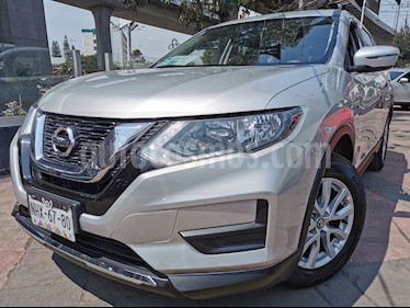 Nissan X-Trail Sense usado (2019) color Plata precio $330,000