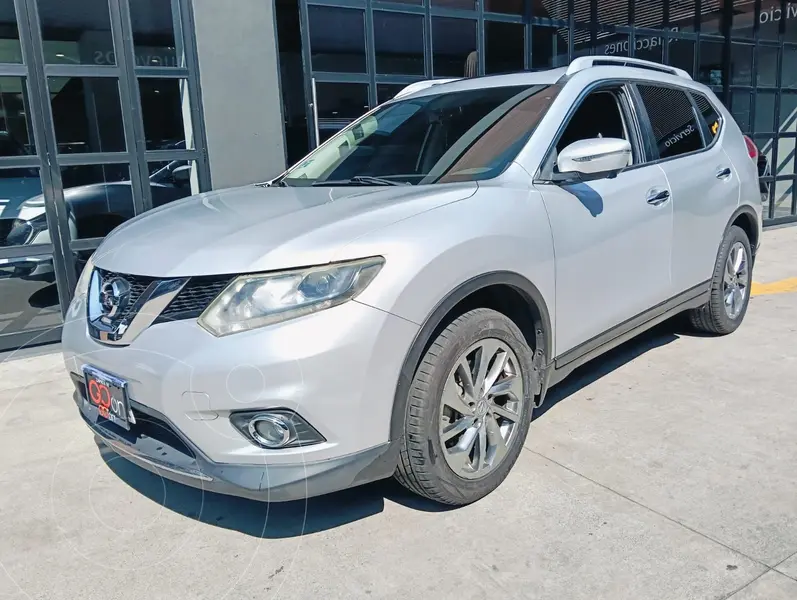 Foto Nissan X-Trail Exclusive 2 Row usado (2015) color plateado precio $260,000