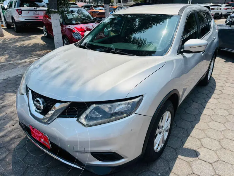Foto Nissan X-Trail Sense 2 Row usado (2016) color Plata precio $197,000