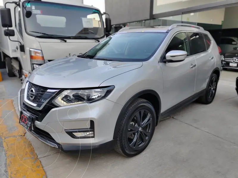 Nissan X-Trail Advance 2 Row usado (2022) color plateado precio $490,000