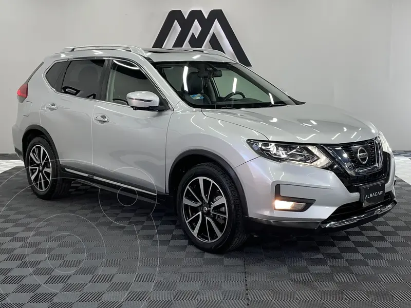 Foto Nissan X-Trail Exclusive 3 Row usado (2019) color plateado precio $347,999