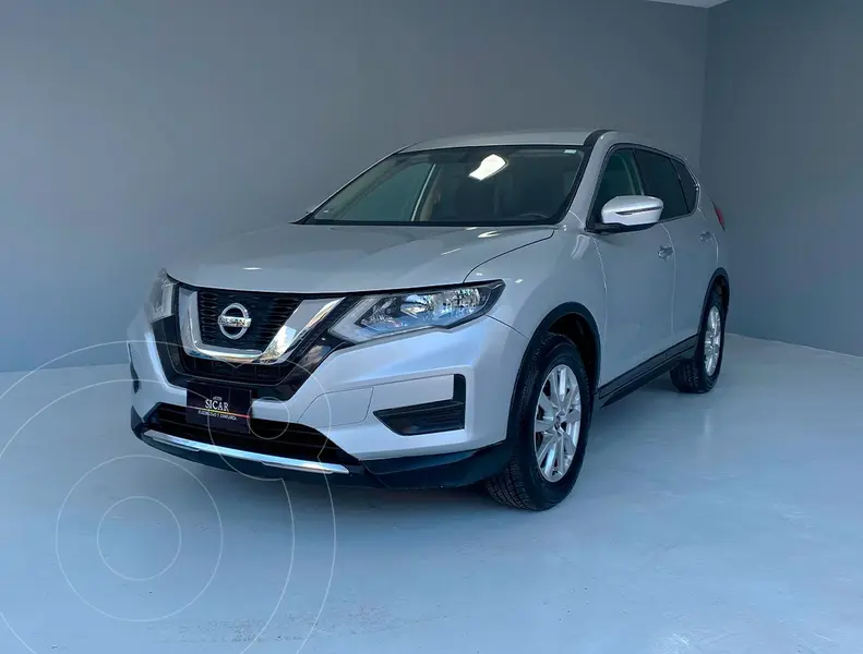 Foto Nissan X-Trail Sense 2 Row usado (2020) color plateado precio $299,000