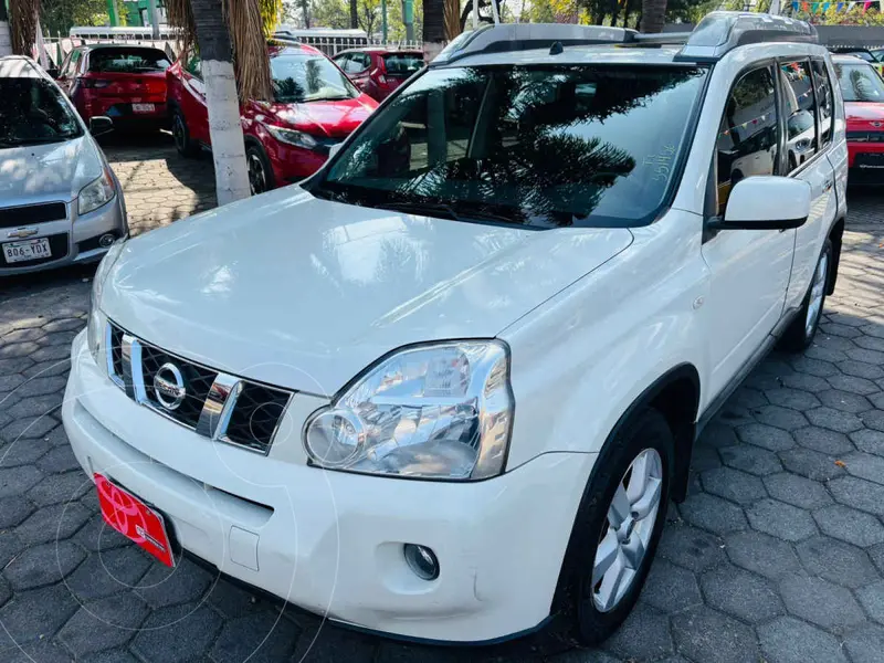 Foto Nissan X-Trail SLX 2.5L Lujo usado (2010) color Blanco precio $157,000