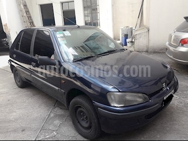foto Peugeot 106 XR 5P usado (1999) color Azul precio $99.900