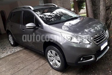 foto Peugeot 2008 Allure Aut usado (2017) color Gris Oscuro precio $550.000