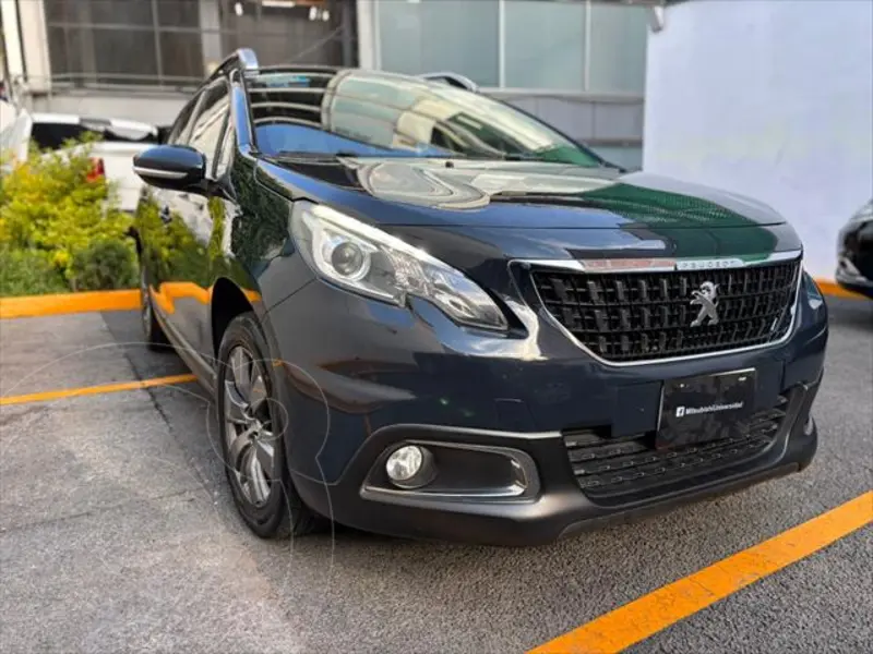 Foto Peugeot 2008 Active Aut usado (2020) color Azul Oscuro precio $210,000