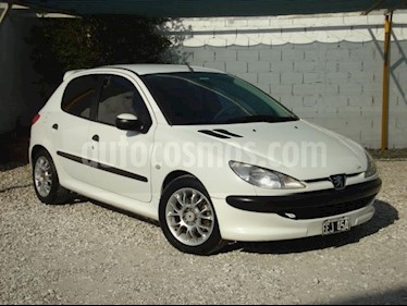foto Peugeot 206 1.6 XR 5P usado (2003) color Blanco precio $150.000