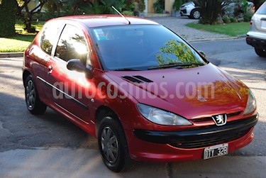 foto Peugeot 206 1.6 XR 5P usado (2001) color Rojo precio $70.000
