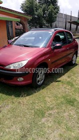 Foto venta Auto Seminuevo Peugeot 206 3P XR 1.4 Presence Equipado (2002) color Rojo precio $35,000