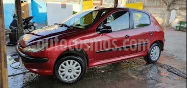 foto Peugeot 206 5P D-Sign 1.4 usado (2006) color Rojo precio $42,000