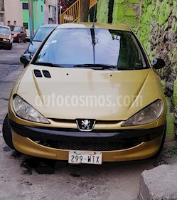 foto Peugeot 206 5P XR 1.4 usado (2006) color Amarillo precio $36,000