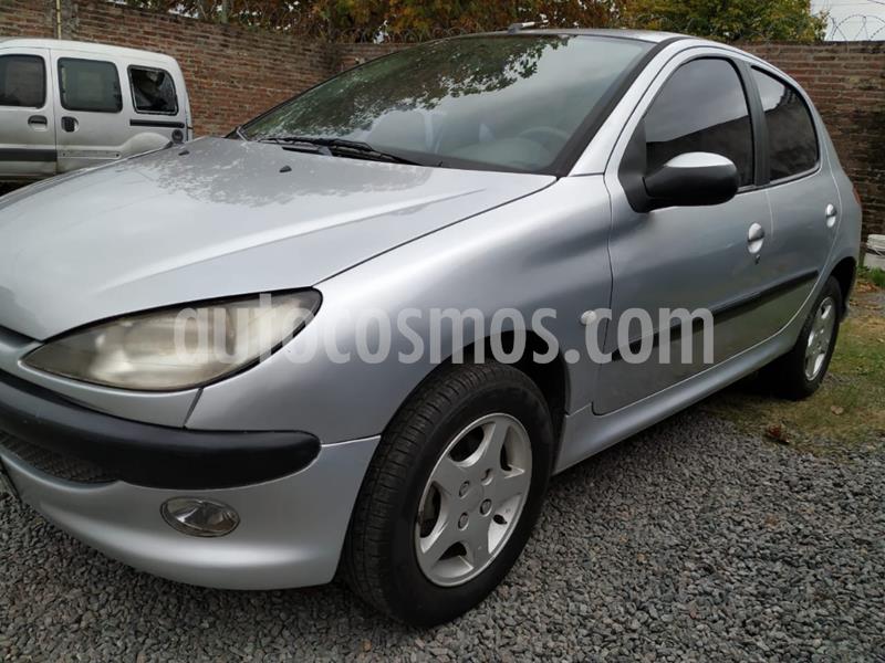 foto Peugeot 206 5P XRD usado (2004) color Gris Claro precio $375.000