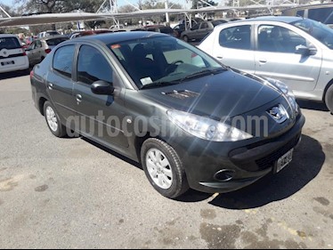 foto Peugeot 207 Compact 1.4 Active 4P usado (2009) color Gris Oscuro precio $195.000