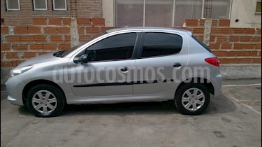 foto Peugeot 207 Compact 1.4 Active 5P usado (2013) color Gris Aluminium precio $175.000
