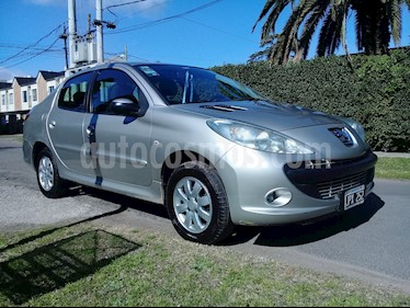 Foto Peugeot 207 Compact 1.4 HDi Allure 4P usado (2011) color Gris Dolomites precio $299.000