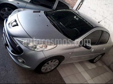 foto Peugeot 207 Compact 1.4 HDi Allure 4P usado (2010) color Gris Claro precio $220.000
