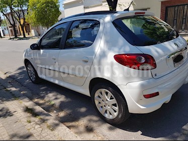 foto Peugeot 207 Compact 1.4 HDi XT 5P usado (2013) color Blanco Banquise precio $355.000