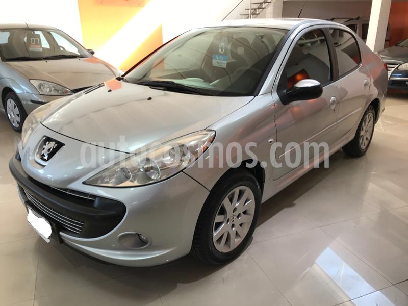 foto Peugeot 207 Compact 1.6 XT 4P usado (2010) color Gris Claro precio $449.000