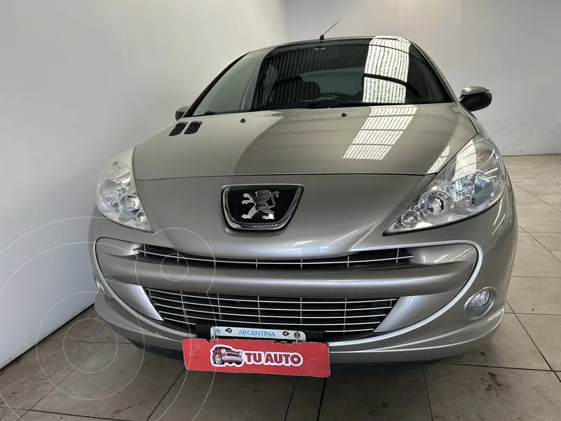 Foto Peugeot 207 Compact 1.4 Allure 5P usado (2012) color Beige precio $11.800.000