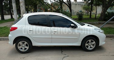 foto Peugeot 207 Compact 1.4 Allure 5P usado (2016) color Blanco precio $600.000