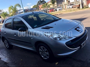 Peugeot 207 Compact 1.4 Allure 5P usado (2011) color Gris precio $345.000