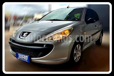 Foto Peugeot 207 Compact 1.4 Active 4P usado (2011) color Gris Claro precio $344.000