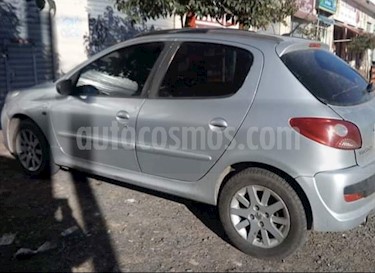 foto Peugeot 207 Compact 1.6 XT Tiptronic 5P usado (2009) color Gris Aluminium precio $329.900