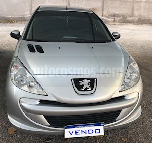 foto Peugeot 207 Compact 1.4 HDi Allure 5P usado (2016) color Gris precio $560.000