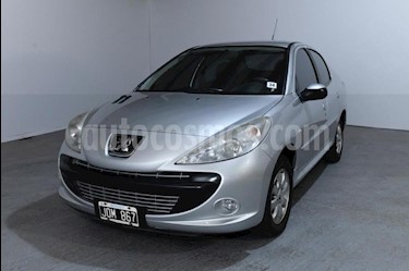 foto Peugeot 207 Compact 1.4 Active 4P usado (2011) color Gris Claro precio $315.000