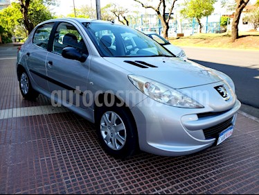 Peugeot 207 Compact 1.4 Active 5P usado (2013) color Gris precio $449.990