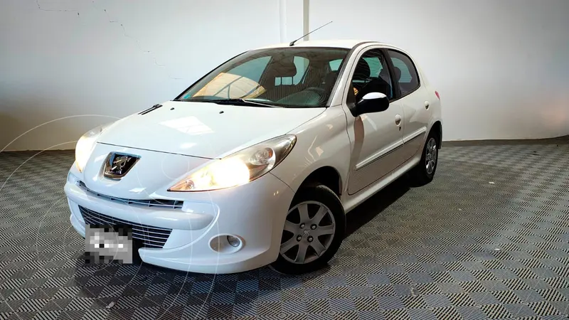 Foto Peugeot 207 Compact 1.4 Allure 5P usado (2013) color Blanco Banquise precio $12.740.000