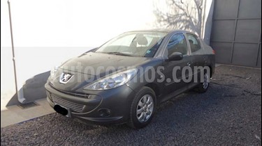 Peugeot 207 Compact Allure 1.4 5p usado (2011) color Gris Oscuro precio $470.000