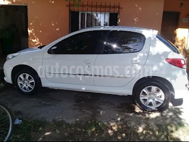 Foto Peugeot 207 Compact 1.4 Active 4P usado (2013) color Blanco precio $295.000