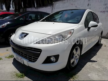foto Peugeot 207 5P Féline usado (2013) color Blanco precio $105,000