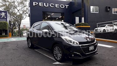 foto Peugeot 208 1.2L Allure PureTech usado (2019) color Gris Aluminium precio $247,900