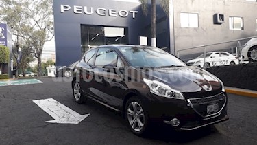 foto Peugeot 208 1.6L Allure 3P usado (2014) color Blanco Banquise precio $141,900