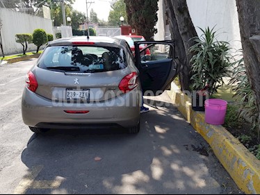 foto Peugeot 208 1.6L Allure Aut usado (2015) color Bronce precio $128,000