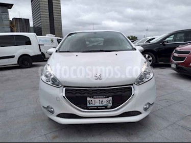 foto Peugeot 208 1.6L Allure usado (2014) color Blanco precio $139,000