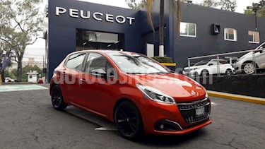 foto Peugeot 208 1.6L Allure usado (2018) color Naranja precio $224,900