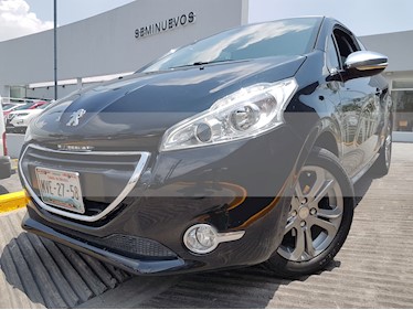 foto Peugeot 208 1.6L Féline 3P usado (2016) color Negro Perla precio $198,000