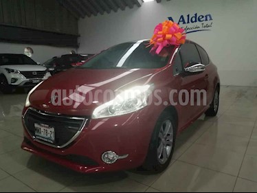 foto Peugeot 208 1.6L Féline Aut usado (2016) color Rojo precio $165,000