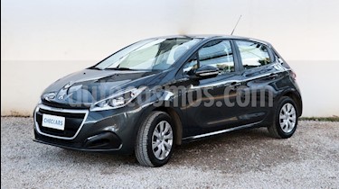 foto Peugeot 208 Active 1.6 usado (2018) color Negro precio $490.000