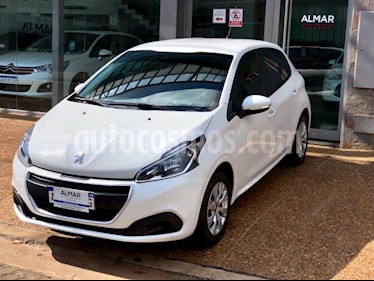foto Peugeot 208 Active 1.6 usado (2018) color Blanco precio $459.900