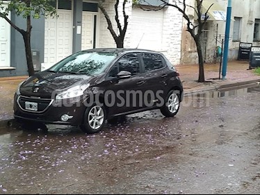 foto Peugeot 208 Allure 1.5 Full usado (2015) color Marrón precio $400.000