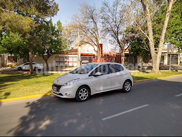 foto Peugeot 208 Allure 1.5 NAV usado (2014) color Blanco precio $399.900
