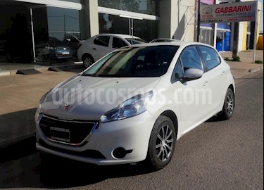 foto Peugeot 208 Allure 1.5 NAV usado (2015) color Blanco precio $435.000