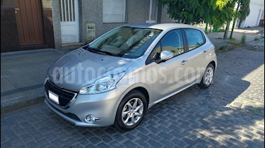 foto Peugeot 208 Allure 1.5 NAV usado (2016) color Gris Aluminium precio $495.000
