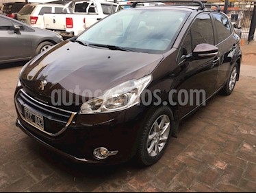 Foto Peugeot 208 Allure 1.5 NAV usado (2014) color Marron precio $340.000