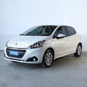 foto Peugeot 208 Allure 1.6 usado (2018) color Blanco precio $665.000