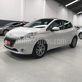 foto Peugeot 208 Allure 1.6 usado (2013) color Blanco precio $409.900